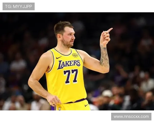 里夫斯称东契奇为联盟顶尖之一 他的表现对任何人都不意外